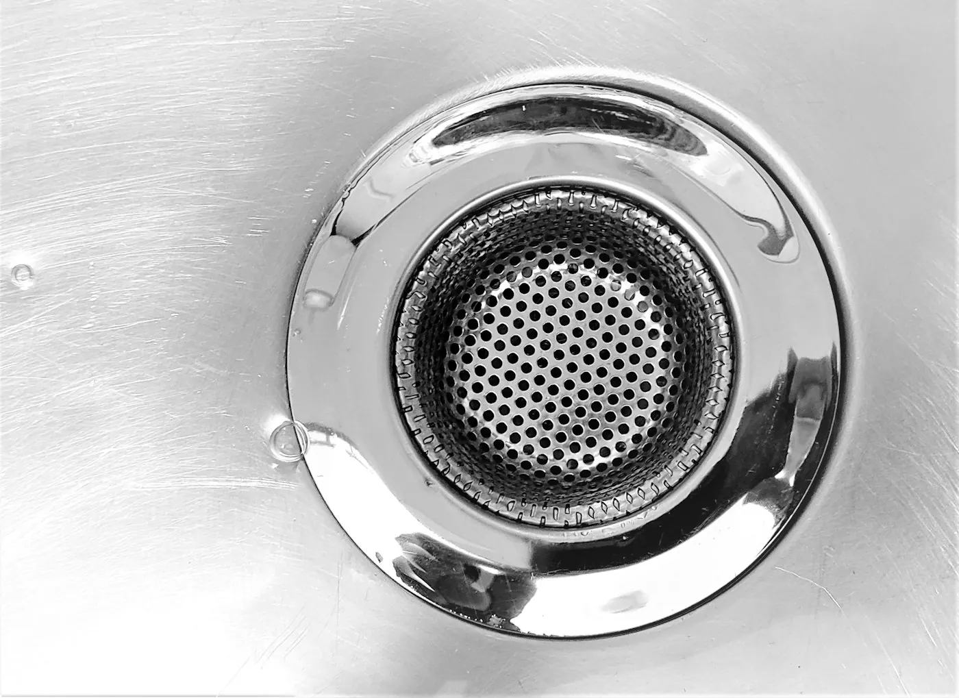 Bonde d'évier en inox avec crépine, canalisation à déboucher